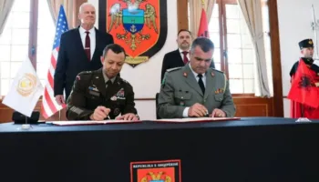 Firmoset marrëveshja për Gazën nga ministri Nufi, i pranishëm edhe ambasadori amerikan Eric Wendt: Konfirmojmë angazhimin për paqen