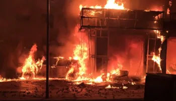 Flakët përfshijnë pikën e ‘One Albania’ në Myslym Shyri, biznesi shkrumbohet