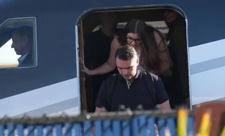 Flavio Bolsonaro: Ika nga Brazili për t’i shpëtuar persekutimit