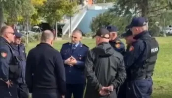 FOTO-LAJM/ Protesta kombëtare, kryepolici Hita inspekton në terren efektivët e angazhuar në terren! Zbulohen kërkesat për blutë