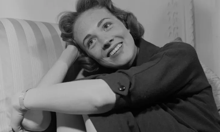 Fotografi të rralla nga vitet e hershme të Julie Andrews