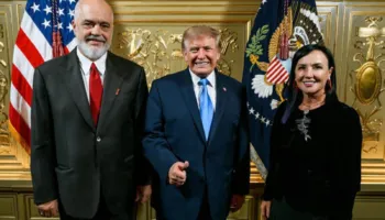 Fotoja e Ramës me Trump/ Ironia e Murrizit: Si dasmorët që presin radhën te çifti