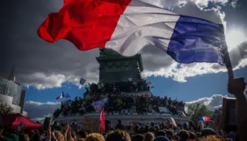 Franca ashpërson ndëshkimet për dhunën në protesta, 217 persona në burg, hetimi i Fox News zbulon rolin e Antifa-s në demonstrata