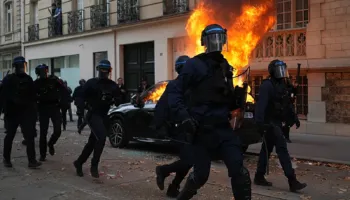 Franca në kaos nga protestat/ Vendoset shtetrrethimi, afrohet gjendja e jashtëzakonshme
