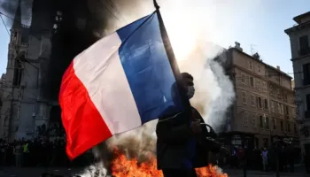 “Franca po digjet”, Trump fajëson emigracionin për trazirat e dhunshme: Mbyllni kufinjtë!