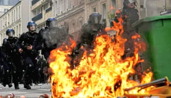 Franca po zhytet në një krizë të trefishtë