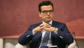 FRONT KUNDER RAMES/ BARDHI: PD E KA DEREN E HAPUR, SHEHAJ: JEMI DAKORD, MBROJME PARIMET