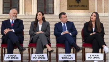 Ftesa e Ramës për dialog kthehet në MEME, karriget para Kryeministrisë bëhen simboli i ironisë në rrjet sociale (FOTO)