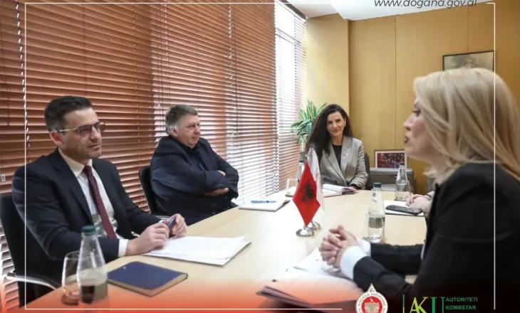 Furtuna e dorëheqjeve, largohen drejtoresha e AKU-së dhe kreu i Doganave