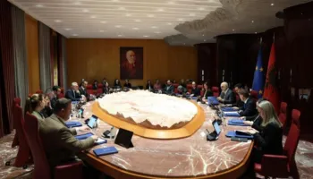 Gara për fondet e buxhetit të shtetit, “ngrin” paga e Presidentit! Ja ministritë që marrin më shumë
