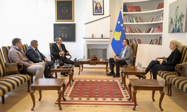 Gashani pret përfaqësuesit e Federatës së Pingpongut, diskutohet zhvillimi i këtij sporti