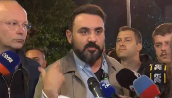 Gaz lotsjellës ndaj PD, Këlliçi: Edi Rama organizoi skenarin për të sulmuar selinë