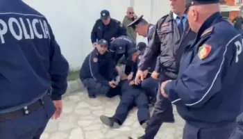 Gazetarja: Komandanti i forcave të rendit në Shkodër, në gjendje shumë kritike