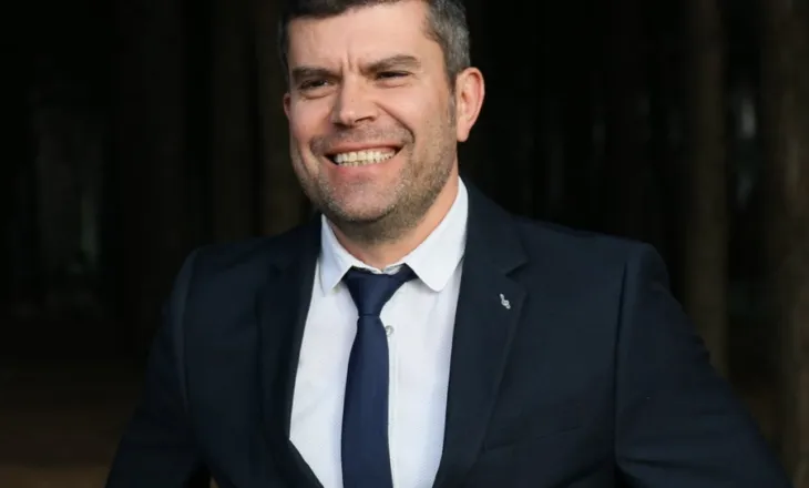 GJETHE FIKU PER TE MBULUAR DHUNEN/ NUK JANE PROBLEM AS BERISHA E AS ZJARRET