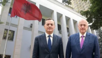 Gjykata e Lartë me kryetar të ri, Sokol Sadushi i dorëzon detyrën Ilir Pandës