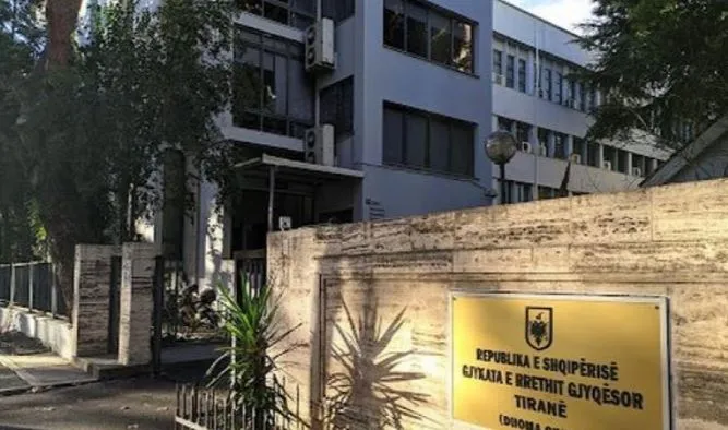 Gjykata e Tiranës liron 12 protestues, vijon shqyrtimi për 10 të tjerë