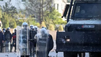 Gjykata e Tiranës liron 18 të arrestuar gjatë protestave, lihen në detyrim paraqitjeje