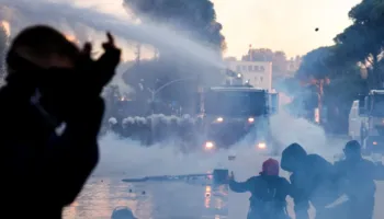 Gjykata liron 22 protestues në Tiranë, për 17 prej tyre arrestimi u shpall i paligjshëm