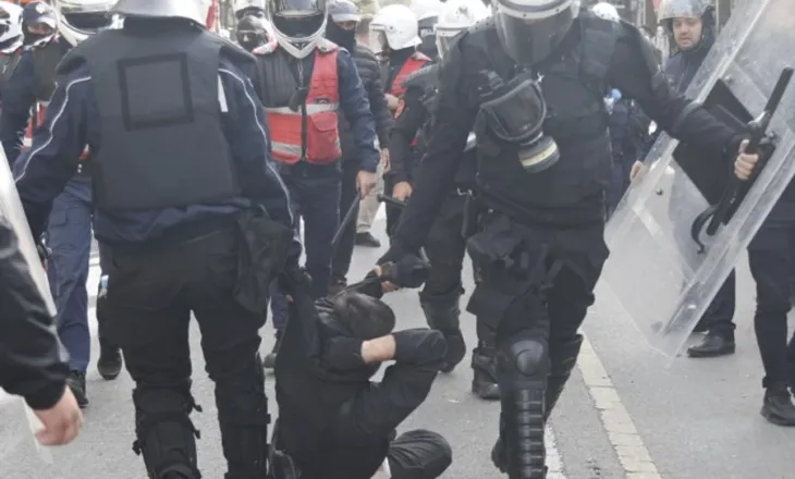 Gjykata liron nga qelia 6 protestues të tjerë, njërin prej tyre e ndalon të qëndrojë në sheshe ku ka manifestime