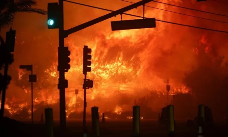 Gjyq historik në Kanada, të rinjtë i kërkojnë llogari qeverisë për krizën klimatike