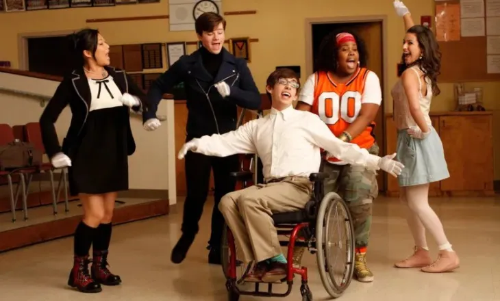 “Glee” rikthehet me një version të ri, Ryan Murphy ka shkruar skenarin e reboot-it
