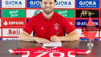 Goditja e madhe e Partizanit, Spahiu kontratë dy vjeçare me të kuqtë