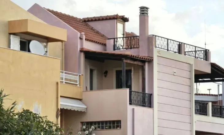 Greqi, ish-bashkëshorti plagos me thikë ish-gruan dhe partnerin e saj shqiptar