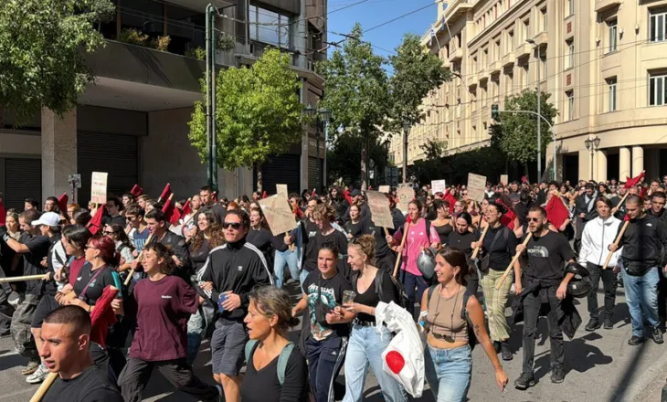 Greqi: Nxënës, studentë dhe mësues në protestë