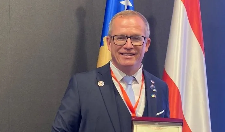 Günther Fehlinger-Jahn i propozon Ramës të largohet përgjithmonë nga pushteti dhe nga Shqipëria