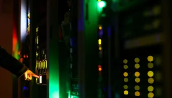 Hakeri kinez përdori AI për të sulmuar mbi 1200 faqe interneti, pa bërë pothuajse asgjë vetë