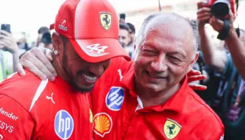 Hamilton mbështet Vasseur: Gjithçka që shkruhet po shkatërron punën te Ferrari, do të arrijmë aty ku duam