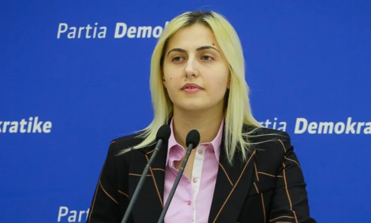 HARRESA E INA ZHUPES NGA VJEN: TE GJITHE SI DELE NE PS, VOTUAN SIPAS QEJFIT TE LIDERIT