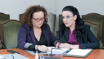 Hetimet mbi tenderët publikë/ Paraqitet në SPAK ish-sekretarja e Belinda Ballukut (EMRAT)