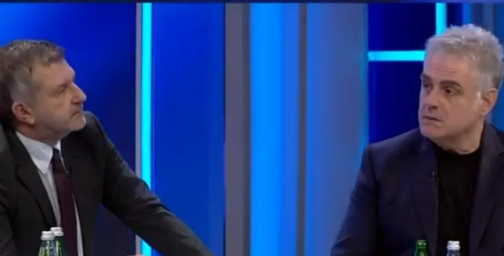 Hila për protestën: Me kë do ta rrëzosh Ramën, me atë që harxhon lekët e call center-ave për vezë apo me marksistë-leninistët?