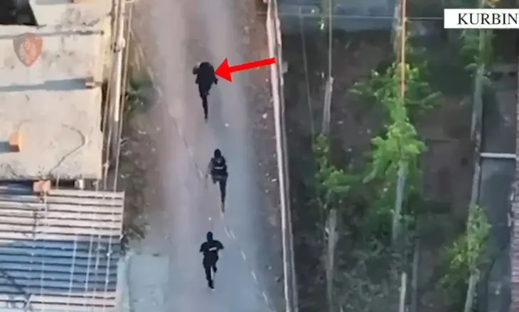 I armatosur përplas makinën e policisë dhe tenton të arratiset, arrestohet 27-vjeçari (Emri)