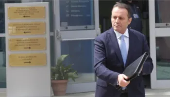 I dënuar me 2 vjet burg të formës së prerë, ish-kryeprokurori Llalla kërkon të shpëtojë me procedurë! Pretendon se kaloi afati ligjor, do parashkrimin e veprës