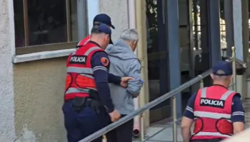 I dërgonte nxënëses 13-vjeçare mesazhe erotike, del para Gjykatës mësuesi 60-vjeçar!