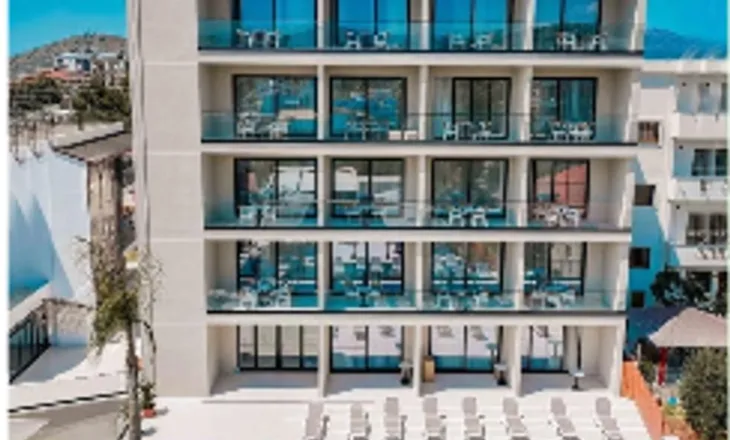 I hiqet sekuestroja hotelit 5-katësh në Ksamil, Gjykata: Ka leje ndërtimi dhe numër tjetër pasurie
