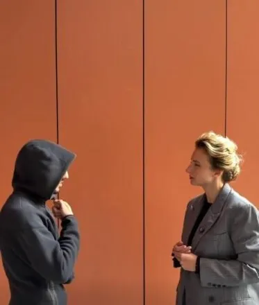 I vunë thikën në fyt dhe pyetën: A ta vrasim?”/ Xhixho denoncon skandalin me dhunën ndaj studentit – VIDEO