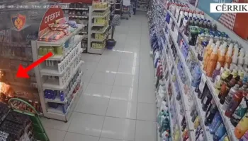 I vuri zjarrin marketit në Cërrik, arrestohet 45-vjeçari i dyshuar, u rrezikua dhe jeta e punonjësve!