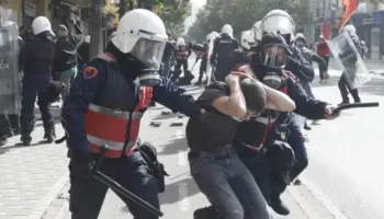 IDU reagon për protestat në Shqipëri: Të ndalet dhuna!