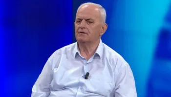 Iku xhelati që projektoi kushtetutën e 1976!