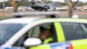 Incidenti në bazën ajrore RAF Fairford, prokurorët britanikë: Dy burra akuzohen për ndihmë ndaj Iranit