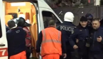 Incidenti pranë Komisariatit nr. 3, pesë efektivë mbeten të shtruar në spital