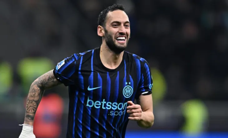 Inter me ofertë të reduktuar për Calhanoglu, Juventus vëzhgon situatën dhe është gati të ndërhyjë