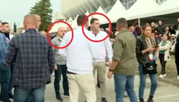 Interpoli e kërkon për Banjskën, Radoiçiq del me djalin e Vuçiqit në tubim zgjedhor në Kragujevc