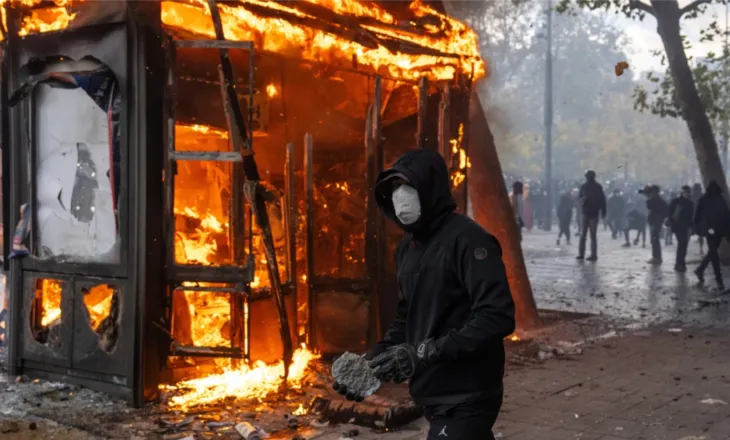 INVESTIGIM I FOX NEWS – Teatri politik i “Chaos Inc.” po përgatitet për një “kryengritje…që po përfshin Evropën”