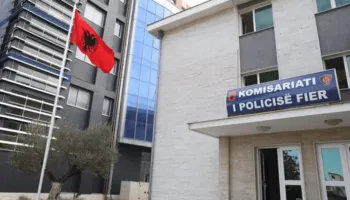 Ishte në kërkim për shpërdorim detyre, arrestohet ish-juristi i Kadastrës së Fierit (Emri)