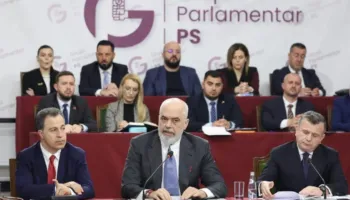 Ishte parashikuar për sot, anulohet mbledhja e zgjeruar e Grupit Parlamentar të PS