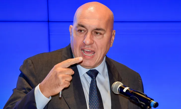 ITALIA NEN DHUNE NGA PROTESTAT/ MINISTRI I MBROJTJES: ESHTE LUFTE HIBRIDE